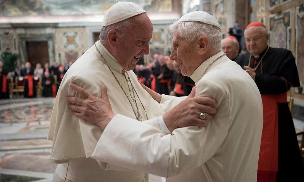 Πάπας Φραγκίσκος: «Πολύ άρρωστος» ο πρώην πάπας Βενέδικτος